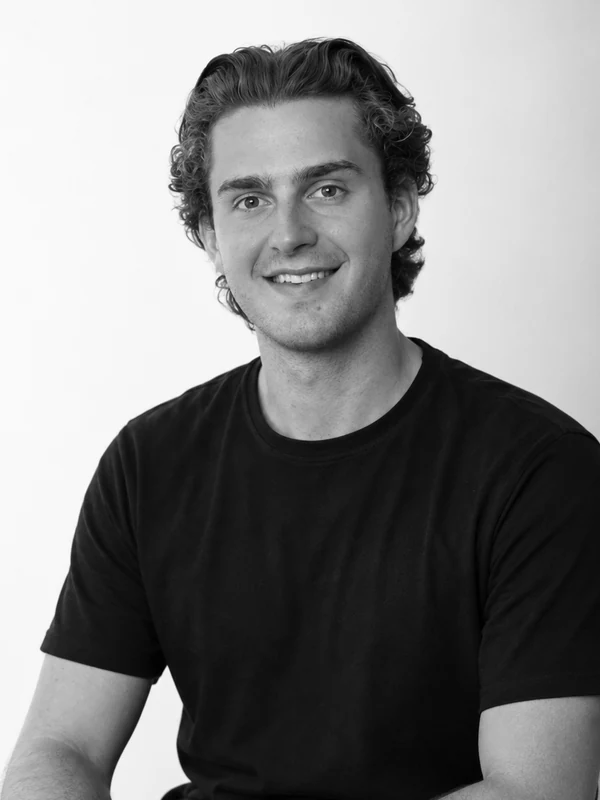 William Kelly, Sælger